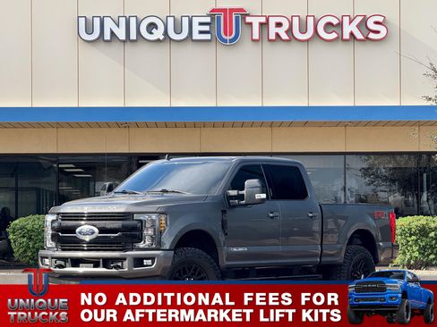 Used 2019 Ford F250 Lariat image 1