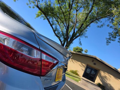 Used 2017 Toyota Camry SE image 9