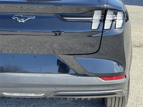 Used 2025 Ford Mustang Mach-E Premium image 7