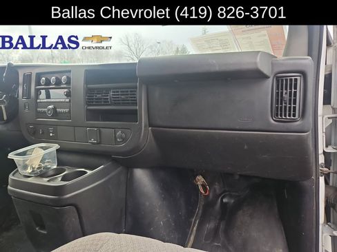 Used 2015 GMC Savana 2500 RWD image 27