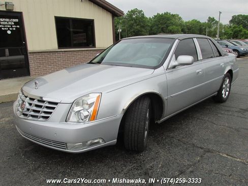 Used 2010 Cadillac DTS Luxury image 3