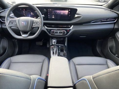 Used 2024 Buick Envista Sport Touring image 11