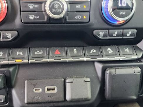 Used 2023 GMC Sierra 3500 Denali w/ Denali Ultimate Package AWD/4WD image 34