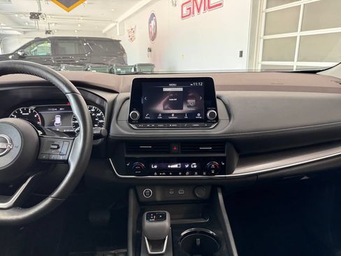 Used 2023 Nissan Rogue SV w/ SV Premium B Package AWD/4WD image 17