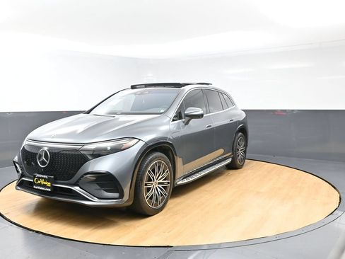 Used 2023 Mercedes-Benz EQS 580 4MATIC SUV image 3
