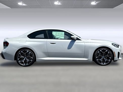Used 2025 BMW 230i Coupe w/ Premium Package image 7