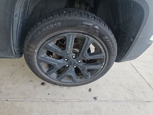 Used 2017 Jeep Renegade Altitude AWD/4WD image 11