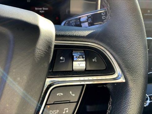 Used 2022 Lincoln Nautilus AWD w/ Premium Package image 17