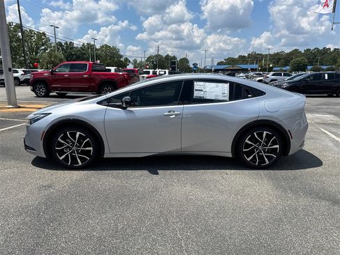 New 2025 Toyota Prius XSE image 6