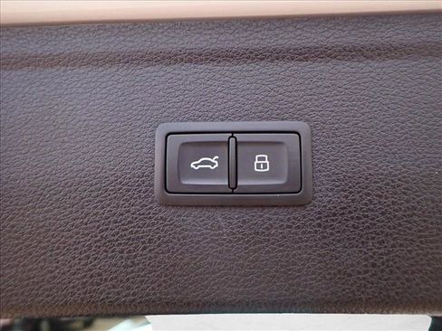 Used 2020 Audi Q5 e Prestige image 9