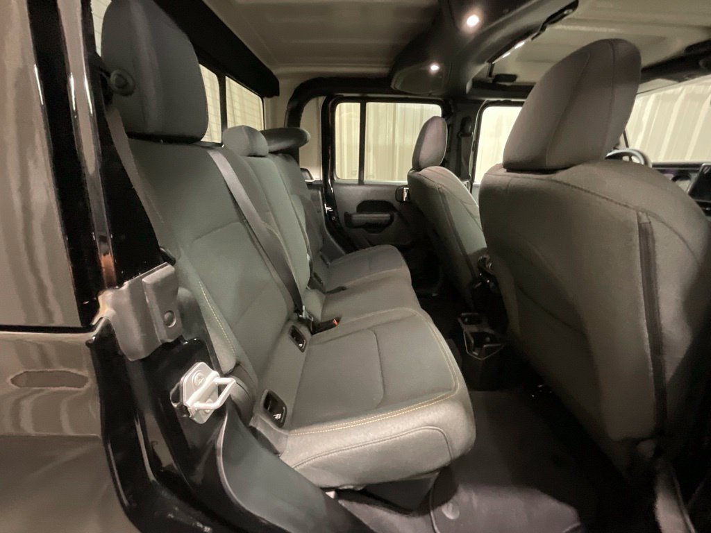 Used 2025 Jeep Gladiator Sport AWD/4WD image 15