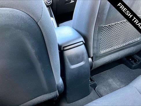 Used 2023 Hyundai Venue SE FWD image 12
