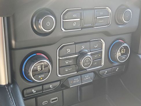 Used 2024 Chevrolet Tahoe LT AWD/4WD image 16