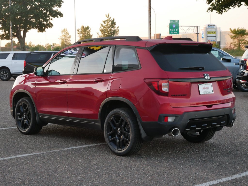 Used 2024 Honda Passport Black Edition image 7