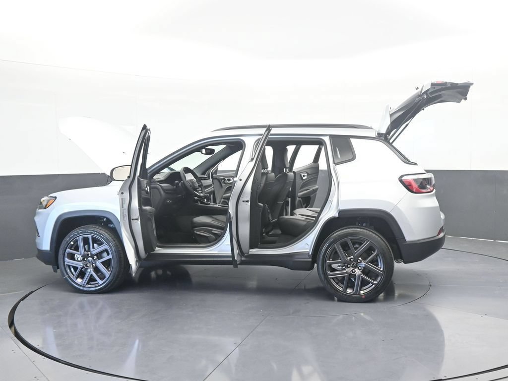 New 2026 Jeep Compass Latitude AWD/4WD image 69