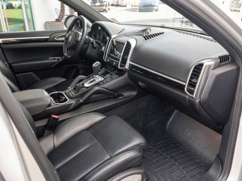 Used 2013 Porsche Cayenne Diesel AWD/4WD image 30