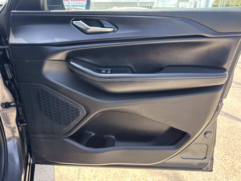 Used 2024 Jeep Grand Cherokee Laredo RWD image 13