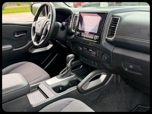 Used 2024 Nissan Frontier SV w/ SV Convenience Package RWD image 8
