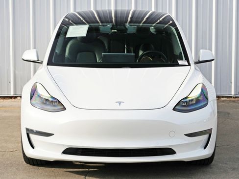 Used 2021 Tesla Model 3 Standard Range Plus image 47