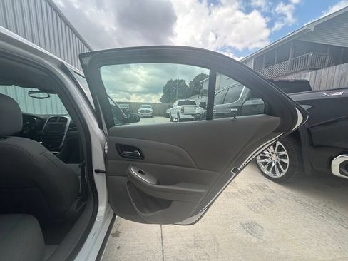 Used 2014 Chevrolet Malibu LS FWD image 16