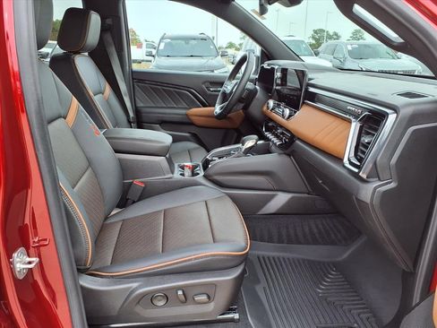 Used 2024 GMC Canyon AT4 w/ AT4 Premium Package image 18