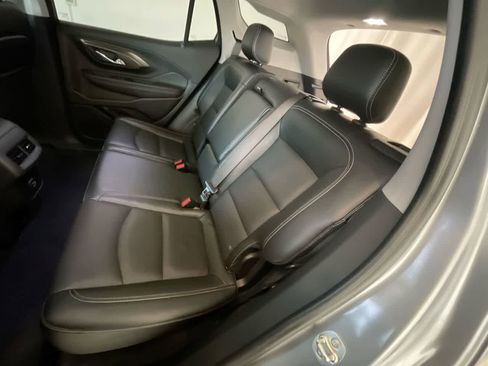 Used 2024 GMC Terrain SLT image 22