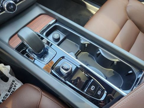 Certified 2025 Volvo XC60 B5 Plus w/ Climate Package image 20