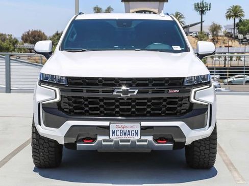 Used 2023 Chevrolet Tahoe Z71 w/ Luxury Package AWD/4WD image 2