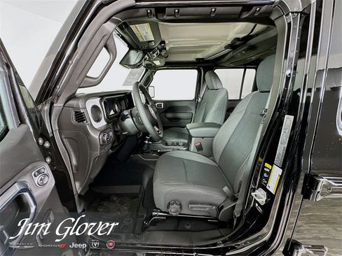 New 2026 Jeep Gladiator Sport image 28