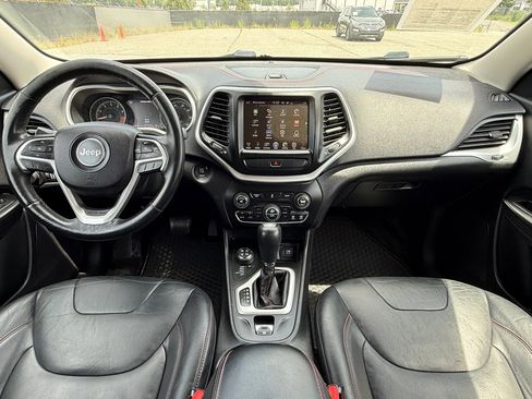 Used 2014 Jeep Cherokee Trailhawk w/ Comfort/Convenience Group AWD/4WD image 3