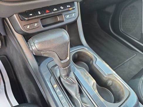 Used 2019 Chevrolet Colorado Z71 w/ Z71 Midnight Edition AWD/4WD image 18
