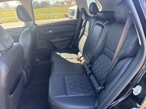 Used 2021 Nissan Rogue Platinum image 15