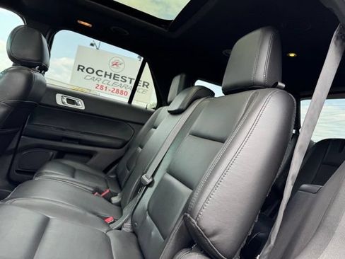 Used 2015 Ford Explorer XLT w/ Equipment Group 202B AWD/4WD image 11