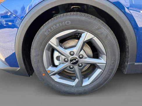 New 2025 Kia K4 LXS image 9