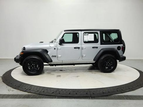 Used 2024 Jeep Wrangler Unlimited Sport AWD/4WD image 5