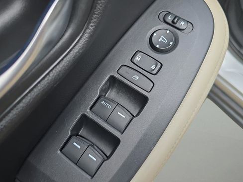 Used 2024 Honda HR-V LX image 16