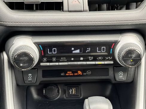 Used 2024 Toyota RAV4 XLE FWD image 18