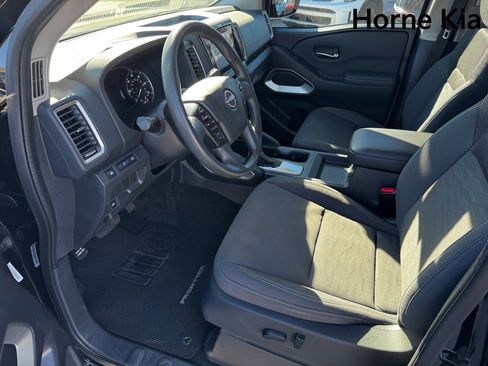 Used 2022 Nissan Frontier SV image 9