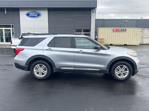 Certified 2024 Ford Explorer XLT w/ Equipment Group 202A image 9