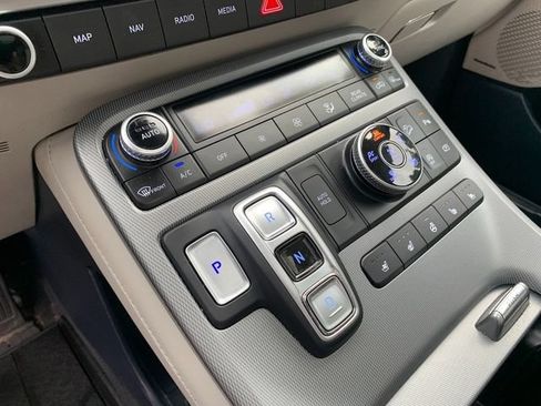 Used 2024 Hyundai Palisade Limited AWD/4WD image 29