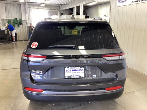 New 2026 Jeep Grand Cherokee Limited AWD/4WD image 4