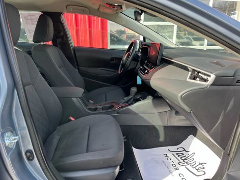 Used 2025 Toyota Corolla LE image 14