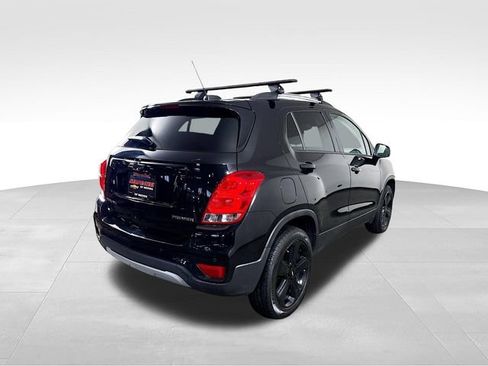 Used 2019 Chevrolet Trax Premier w/ Midnight Edition AWD/4WD image 8