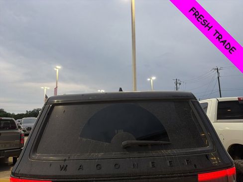 Used 2025 Jeep Wagoneer L Series II w/ Premium Group I AWD/4WD image 7