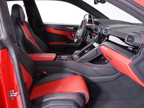 Used 2022 Lamborghini Urus AWD/4WD image 32