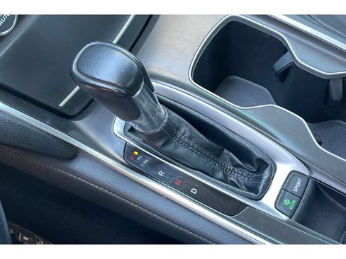 Used 2018 Honda Accord Touring image 31