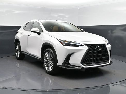 Certified 2025 Lexus NX 350 AWD w/ Accessory Package (2T) image 9