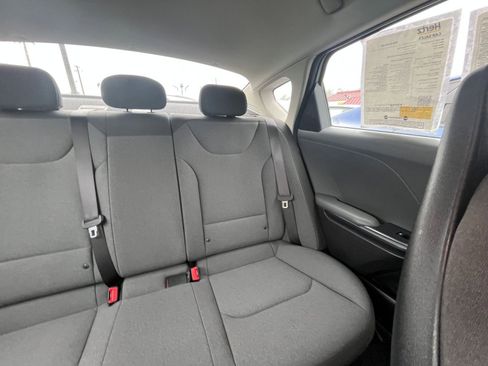 Used 2025 Kia K4 LXS image 36