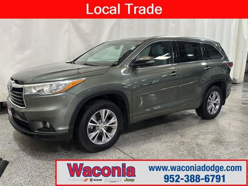 Used 2015 Toyota Highlander XLE AWD/4WD image 1