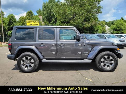 Used 2019 Jeep Wrangler Unlimited Sahara w/ Dual Top Group image 6